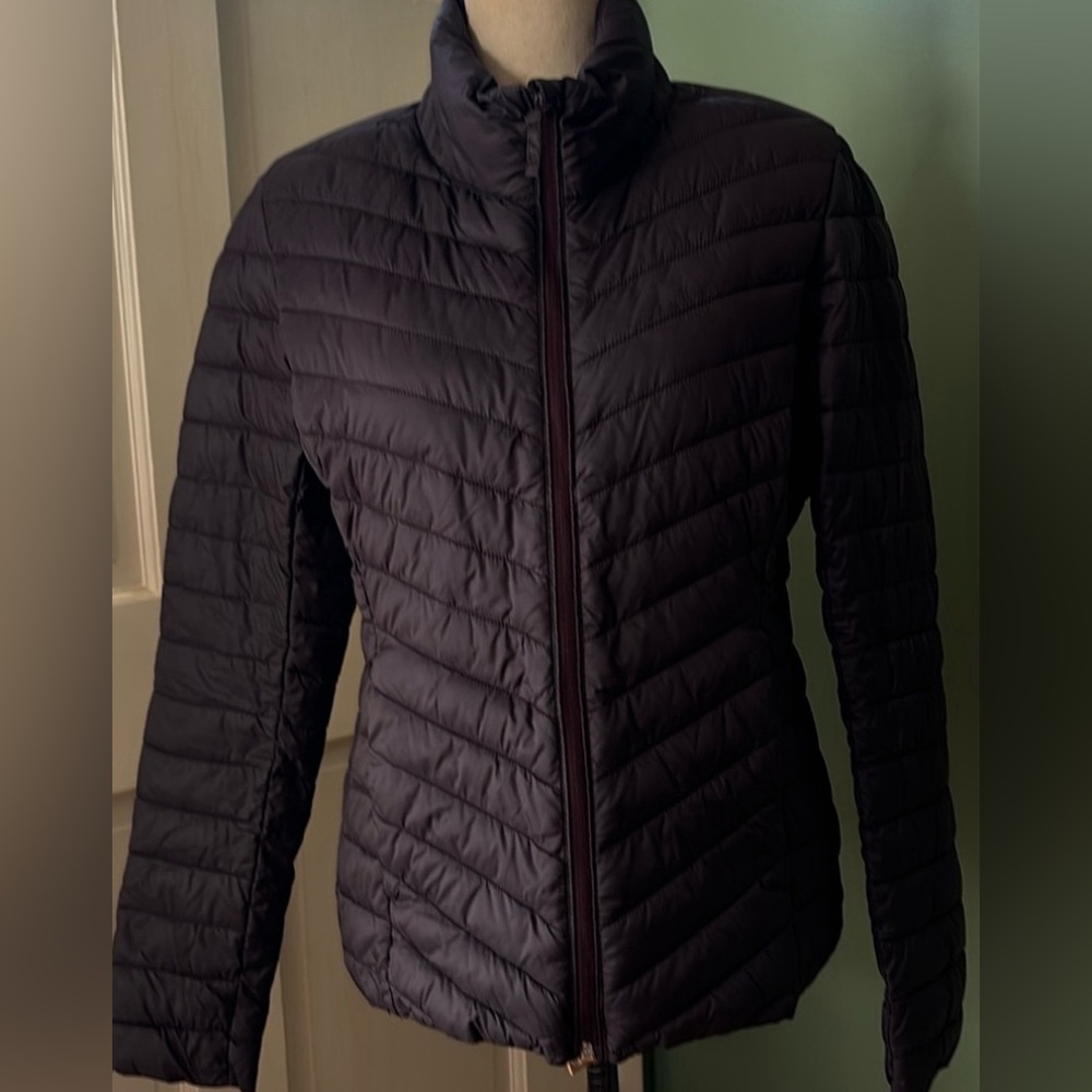 Women’s Sz M Old Navy black zip up puffer business casual jacket coat